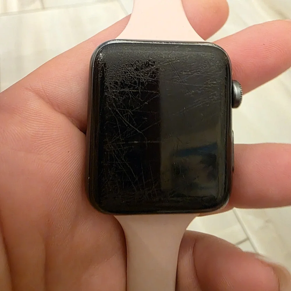 Apple Watch Series 3,‎ 42mm Aluminum Case Ion-X Ceramic Back GPS LTE WR-50M F3